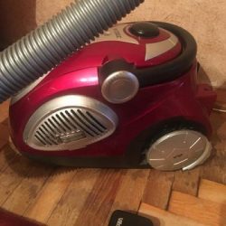 prodam bu pylesos Vitek rabochiy